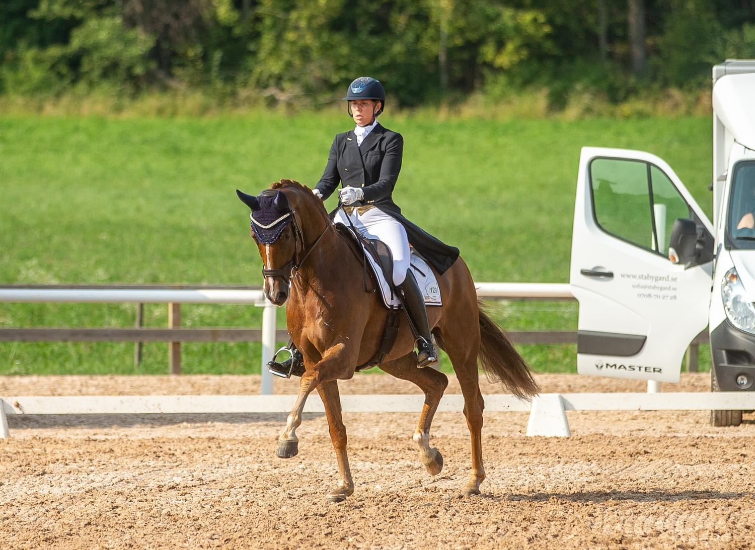 Shorena och Nina Hofmann Küppers på tävling i Kimstad. Wisbohammar Dressage.